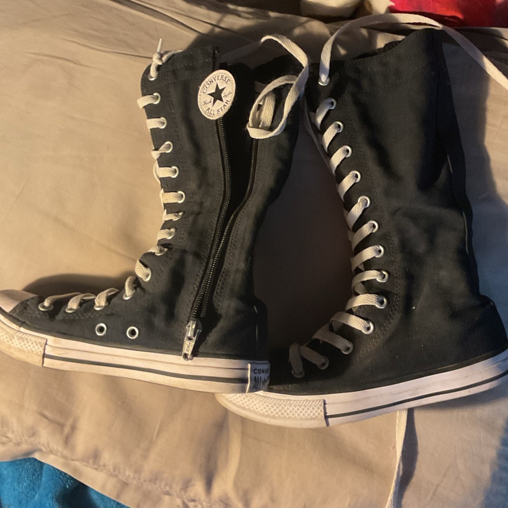 Converse Black and White High-Tops authentic